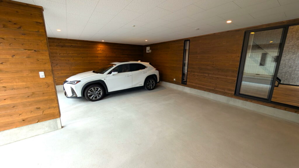 春日部Ⅱ-B号室 駐車イメージ1(レクサスUX250h)