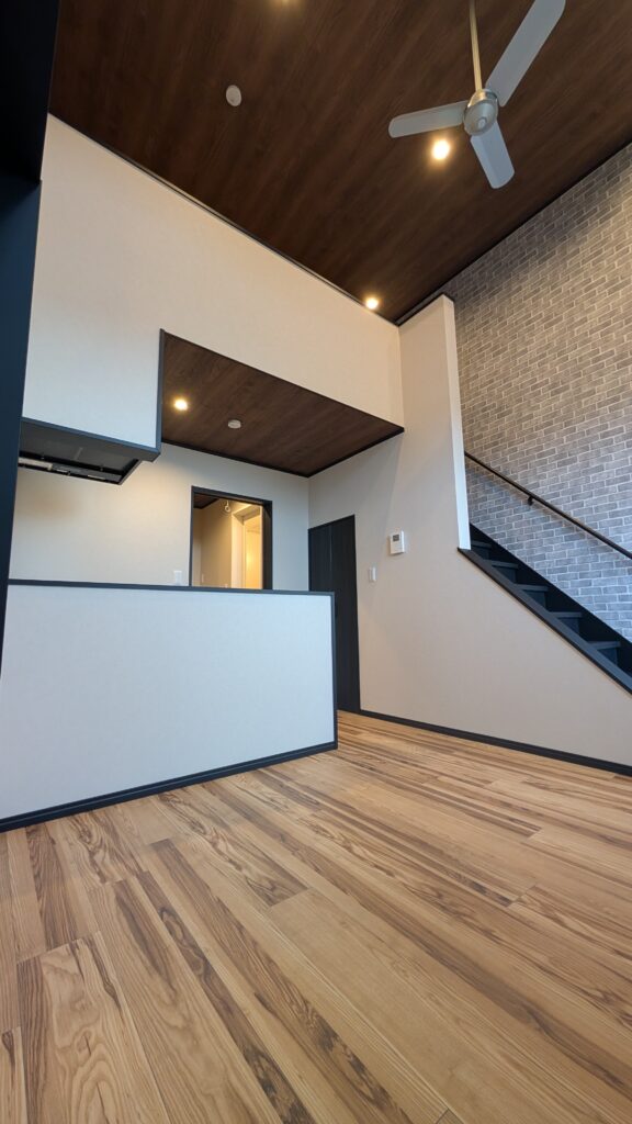 春日部Ⅱ-B号室ロフトへの階段