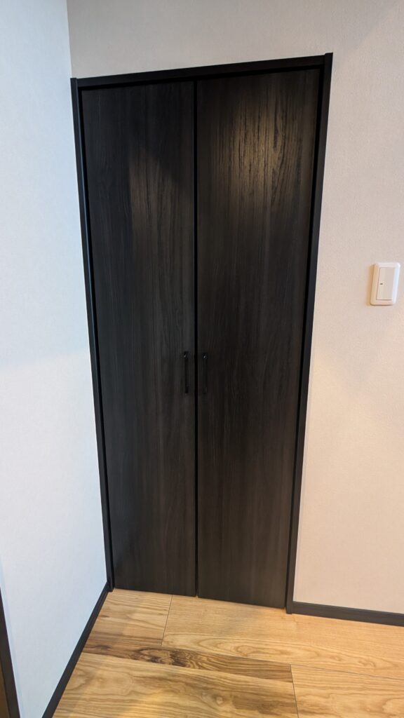 春日部Ⅱ-階段下収納