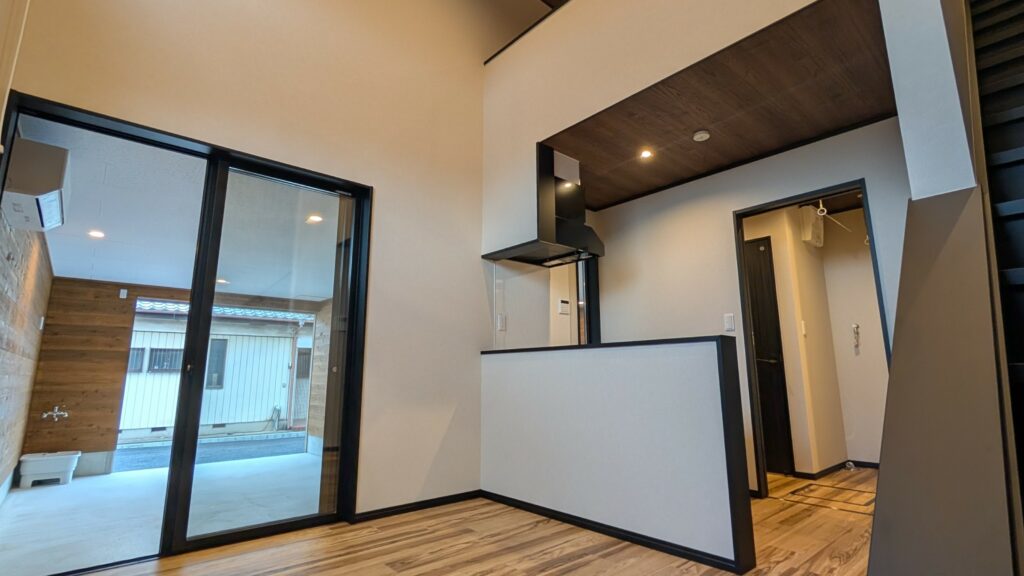 春日部Ⅱ-ガレージに接するリビング