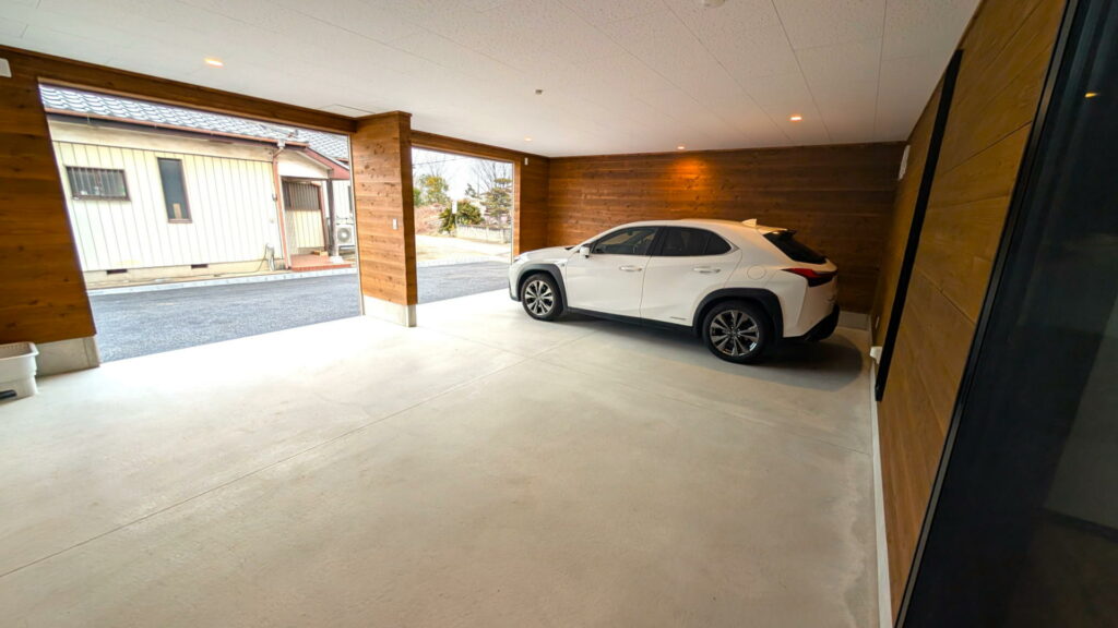 春日部Ⅱ-B号室 駐車イメージ2(レクサスUX250h)