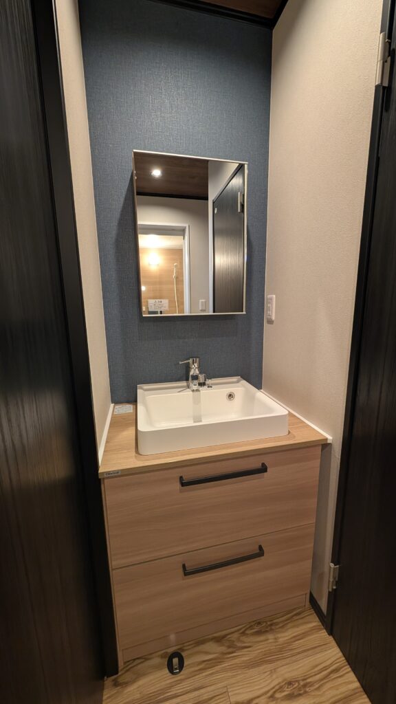 春日部Ⅱ-お洒落な洗面化粧台